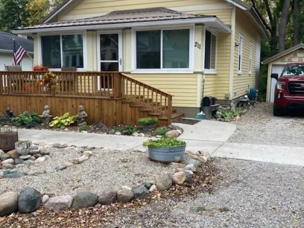 211 W Washington St, Caro, MI 48723