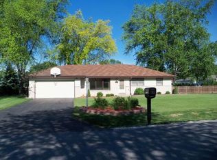 W160N9619 Colonial Dr, Germantown, WI 53022