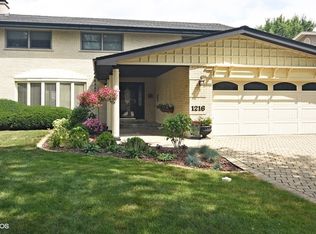 1216 W Sunset Rd, Mount Prospect, IL 60056