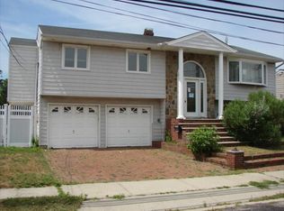 3776 Carrel Blvd, Oceanside, NY 11572