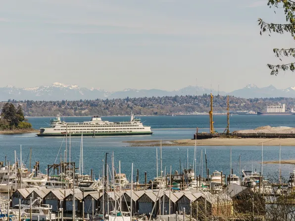 5834 Packard Ln NE, Bainbridge Island, WA 98110