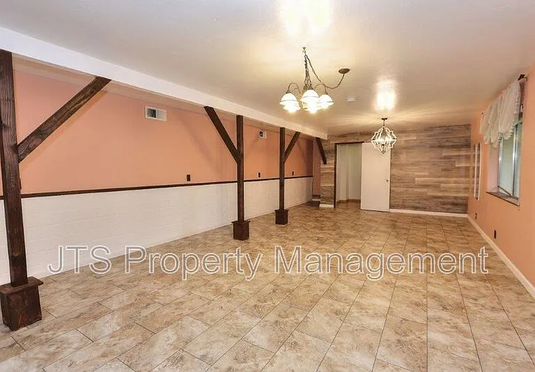 2812 Centennial Ct — Photo 46