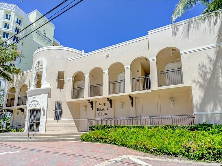 2001 N Ocean Blvd #203 — Photo 3