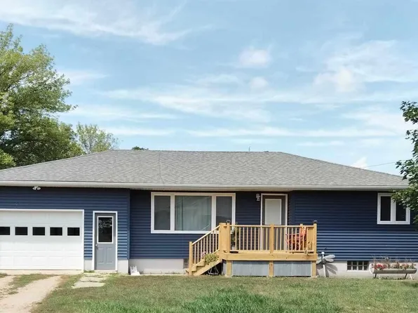 202 Weaver St, Welcome, MN 56181