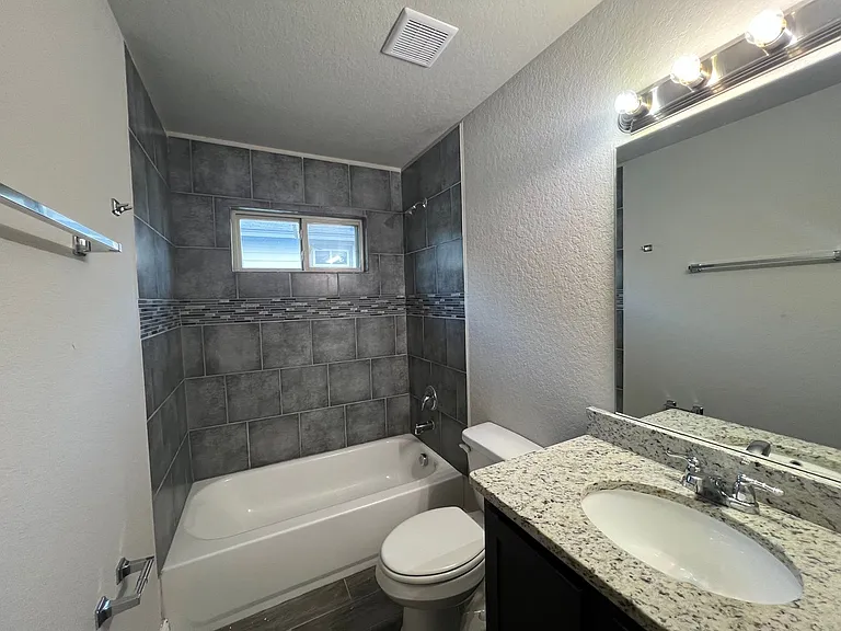 7417 Savannah Brks — Photo 26