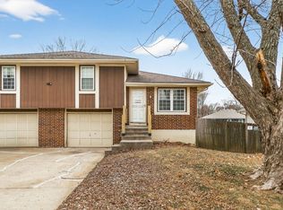 1802 SW Sunset Ave, Blue Springs, MO 64015