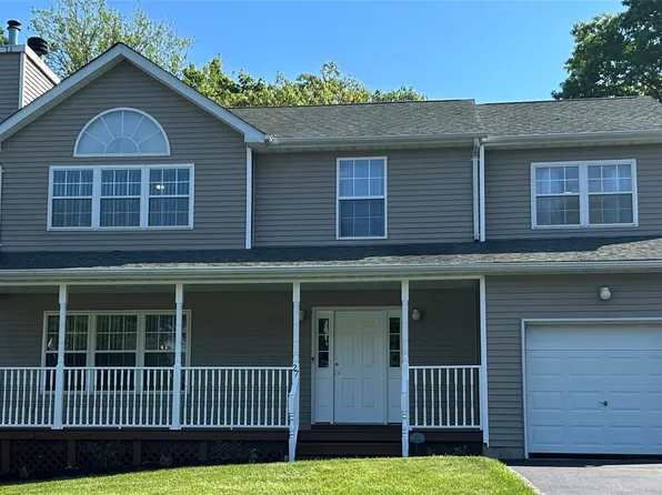 27 Sunburst Drive, Rocky Point, NY 11778