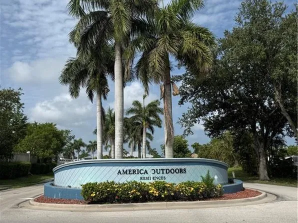 5769 Pink Panther DR, FORT MYERS, FL 33908