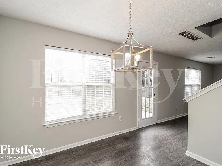 102 Chartres St — Photo 5