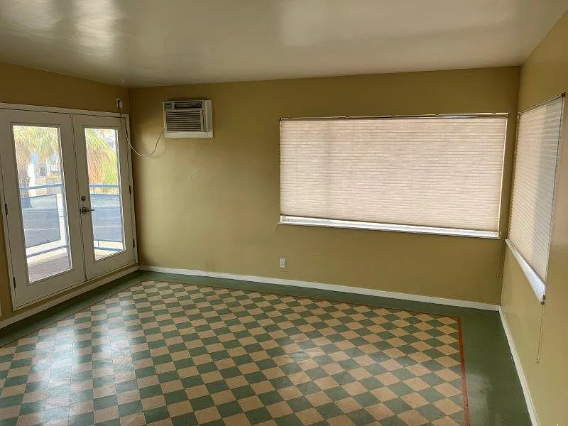 2583 N Palm Canyon Dr — Photo 4