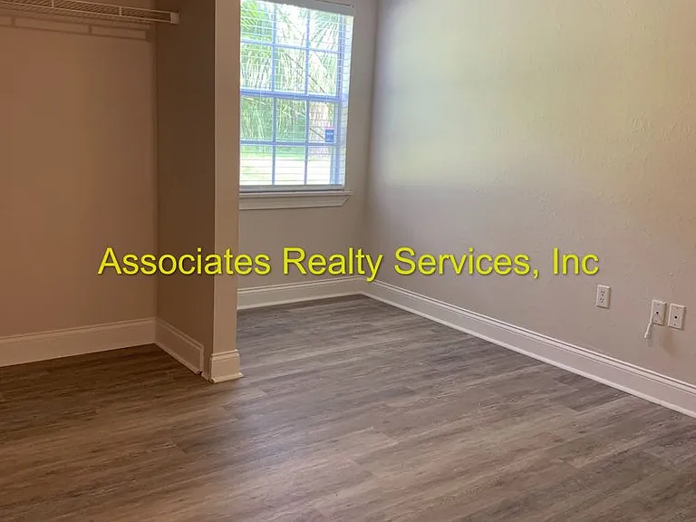 3705 SW 27th St #212 — Photo 12
