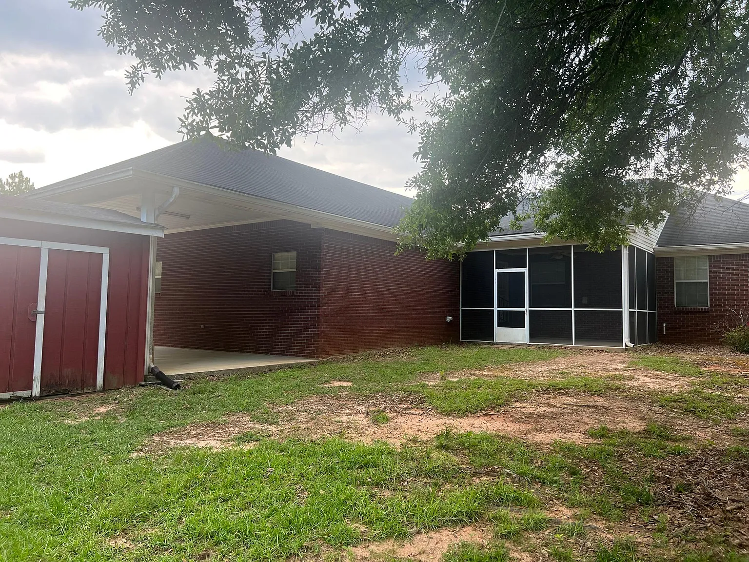 3 bed, 2300 sqft, $2,450 — Photo 3
