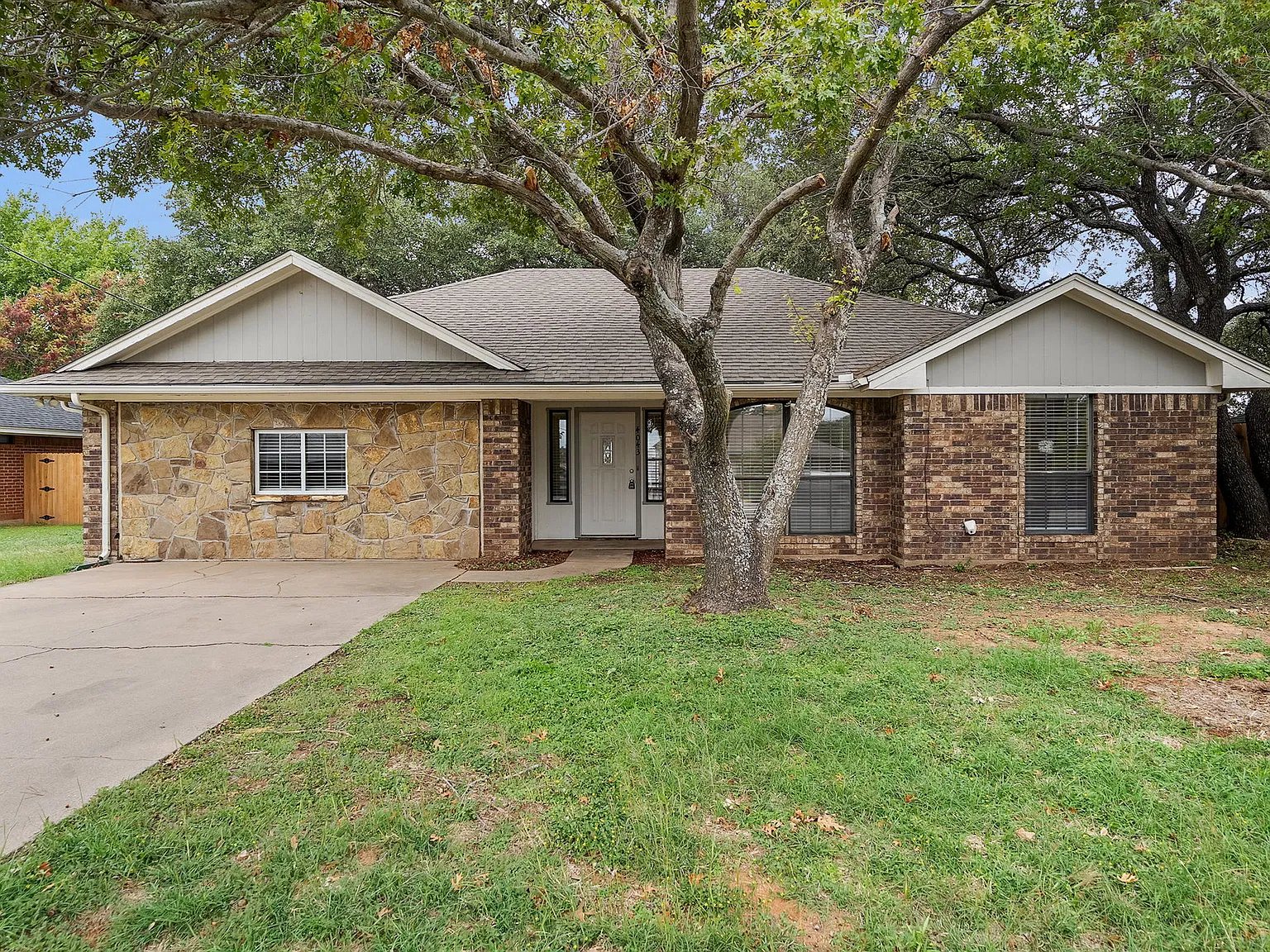 4 bed, 1706 sqft, $2,100 — Photo 1