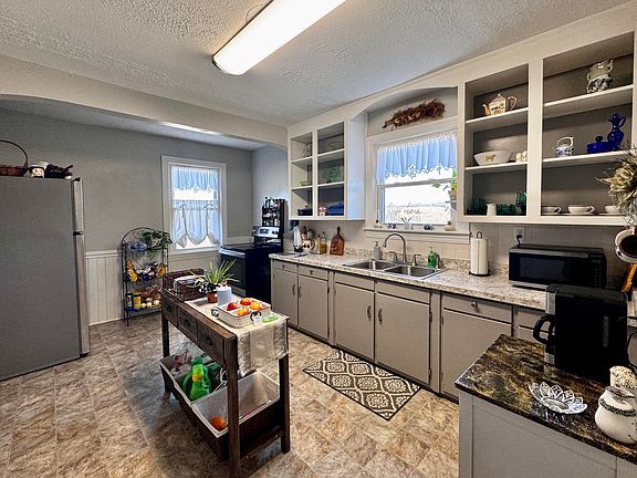 5th image of 1188 Fairview Rd