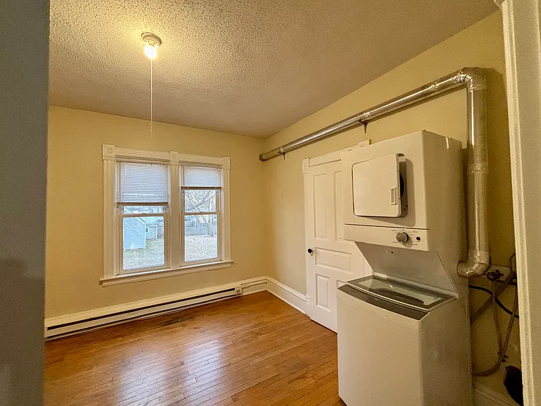 320 Augusta Ave SE #2 — Photo 9