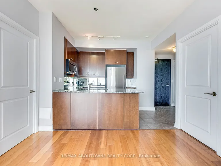 18 Yorkville Ave #3204 — Photo 11