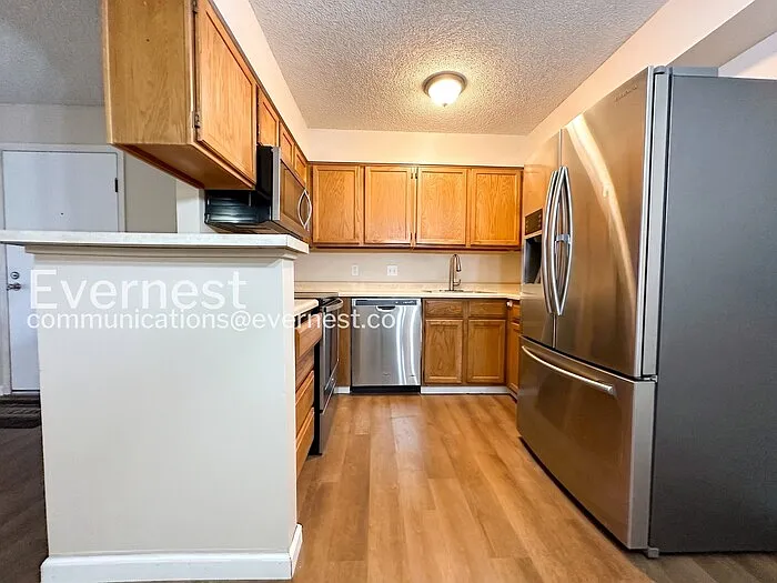 Building Photo - 427 Wright St #108