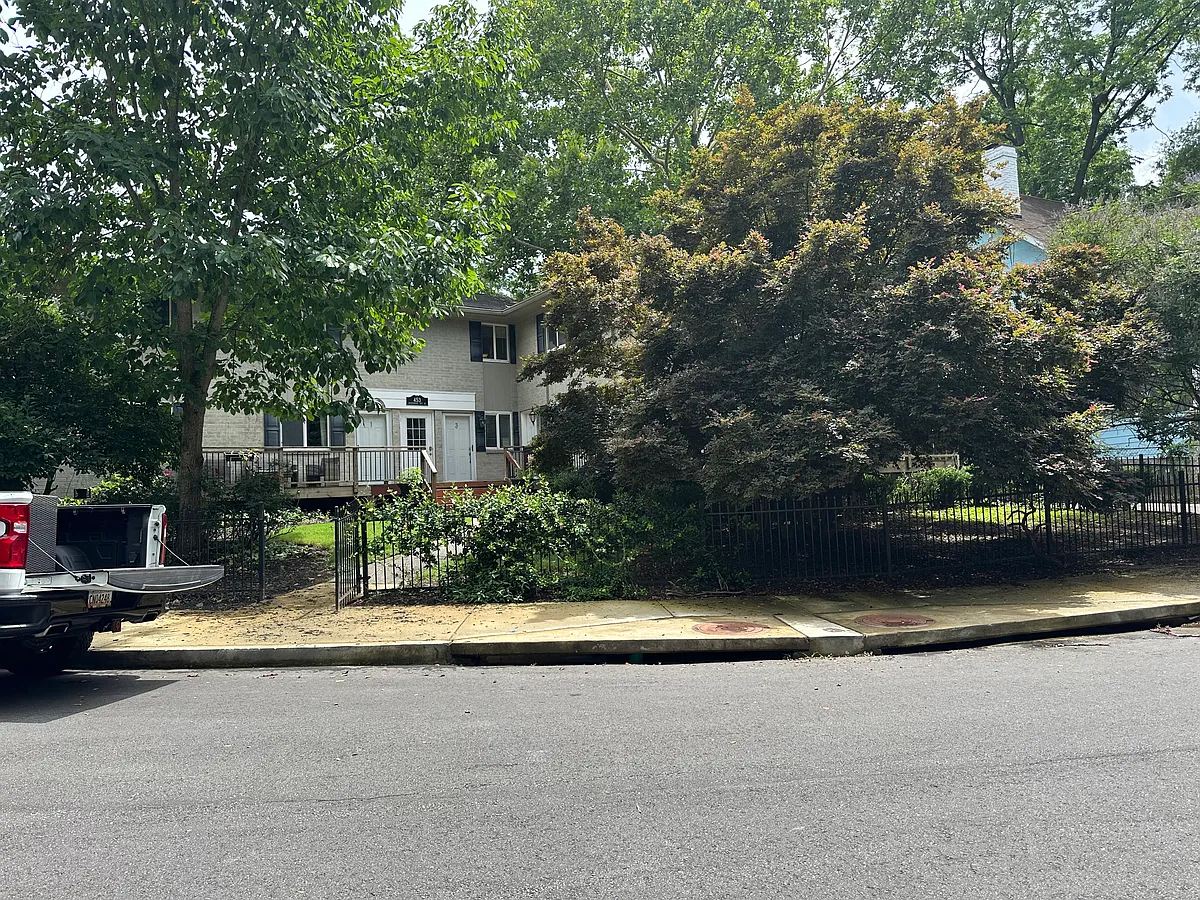 Photo 1 of 3 - 453 Greenwood Ave NE #2 - Atlanta, GA Primary Photo - 453 Greenwood Ave NE #2