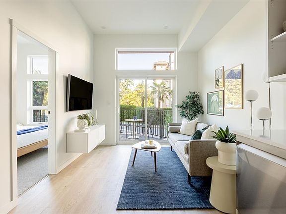 5th image of 1075 Tillicum Rd #206