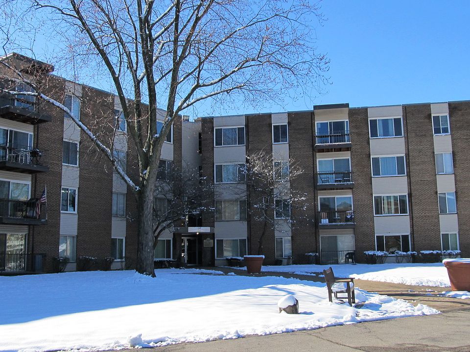 1st image of 140 W Wood St Unit 317