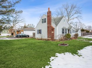 825 Hubal St, Bohemia, NY 11716