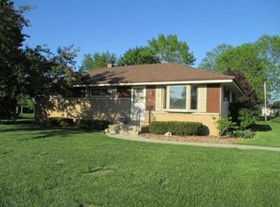 4772 S 69th St, Greenfield, WI 53220
