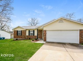 4960 Evelynaire Dr, Florissant, MO 63033