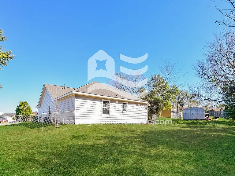 1527004_015_wm_-_rear_view_13542766.jpg