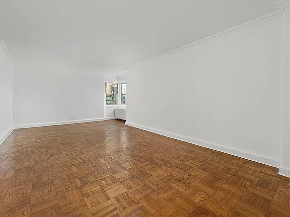 4th image of 215 E 68th St APT 7Q
