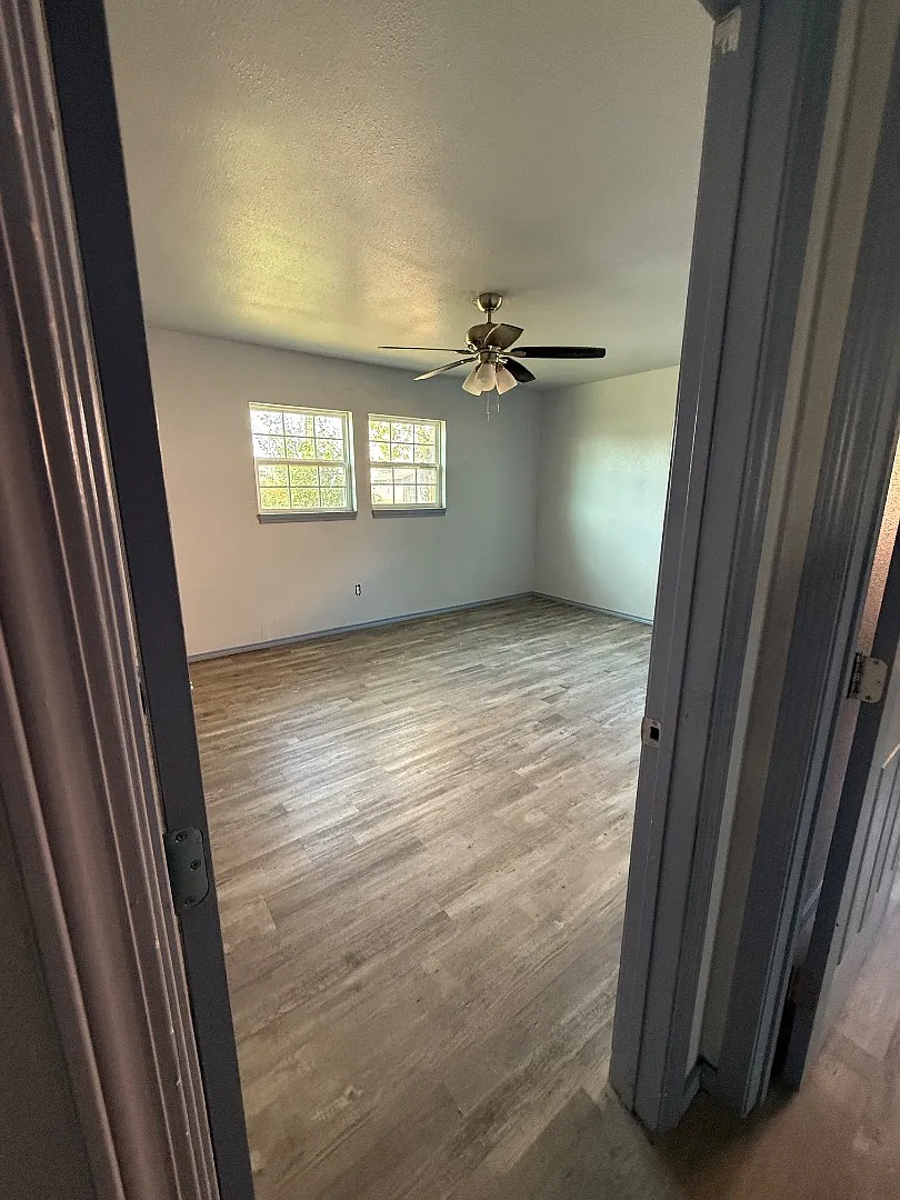 2604 E Cornell St — Photo 2