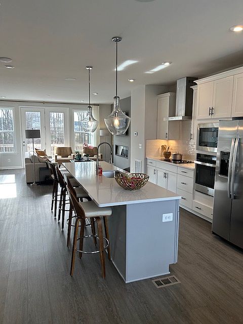 1st image of 690 McCormick Farm Dr