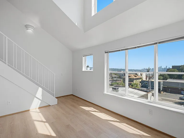 Fremont Court — Photo 25
