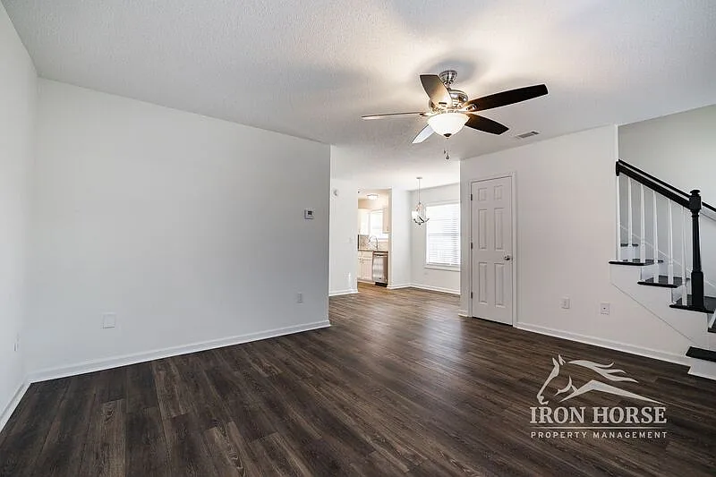 Building Photo - 1305 Cedar Shoals Dr #401