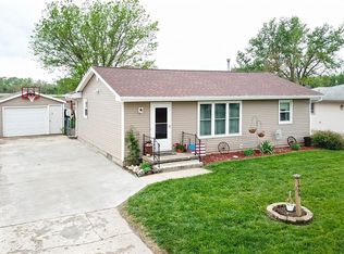 1909 Southgate Dr, Perry, IA 50220