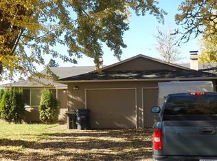 334 S 51st Pl, Springfield, OR 97478