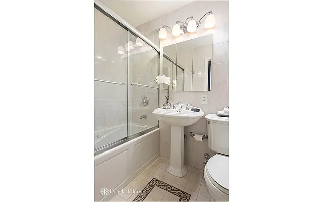 Sold by Douglas Elliman | media 15