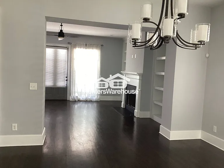 380 Bill Kennedy Way SE — Photo 3