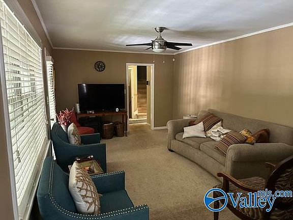 4th image of 1018 Oster Dr NW