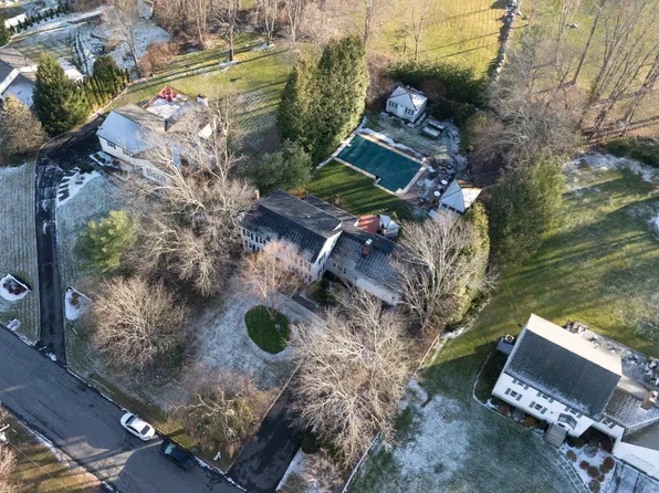 51 Cross Road, Middlebury, CT 06762