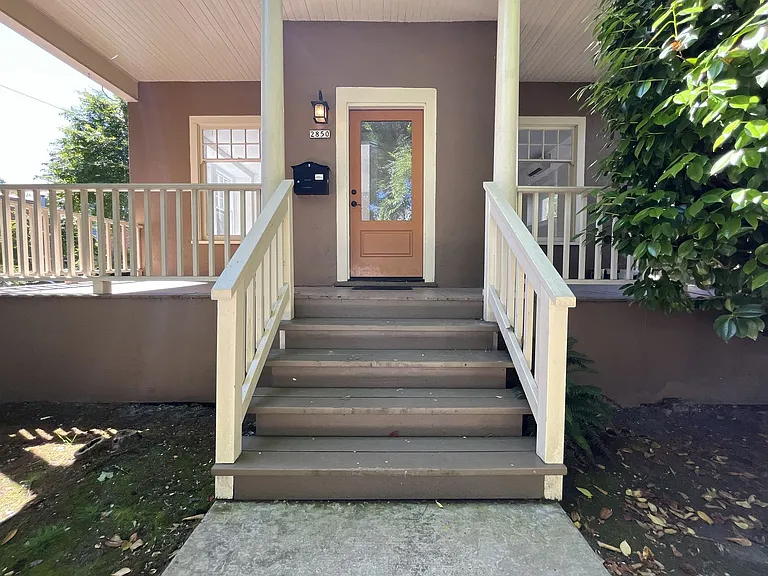 2850 NE Davis St — Photo 3