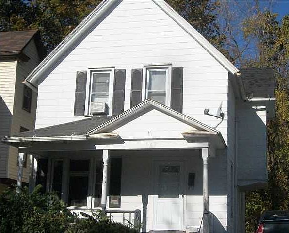 2nd image of 709 Seward St