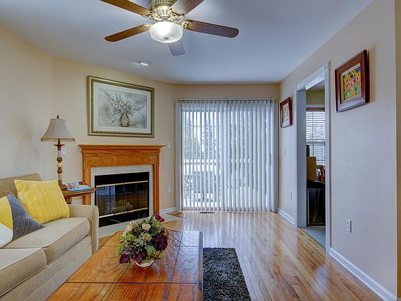 4th image of 33 Mindy Dr #1833