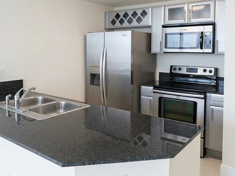 1871 NW South River Dr #2003 — Photo 3