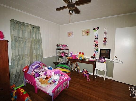 3rd image of 114 W 210th St