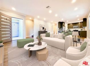 7113 S La Cienega Blvd #2, Los Angeles, CA 90045