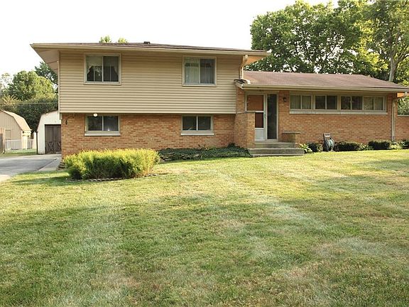 5th image of 611 Clossey Dr