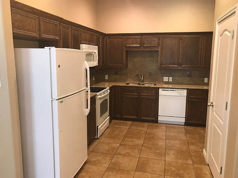 4701B Passion Flower Blvd — Photo 4