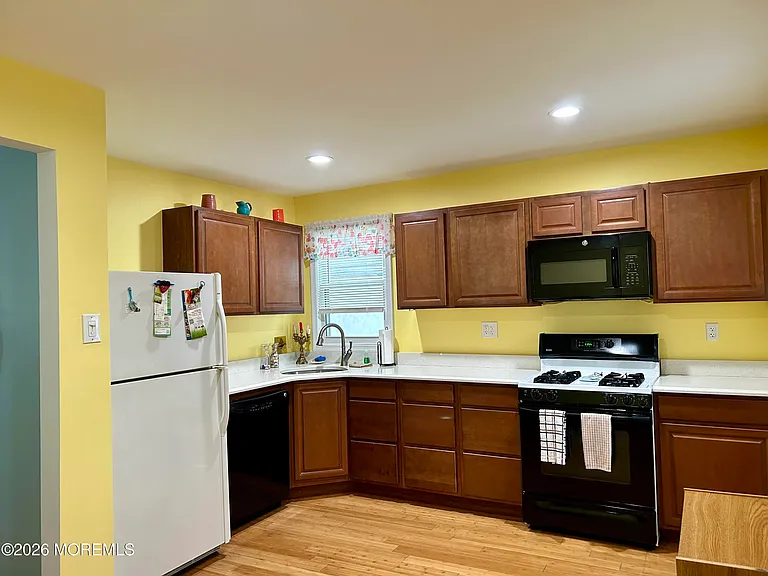 67 Snug Harbor Ave — Photo 12