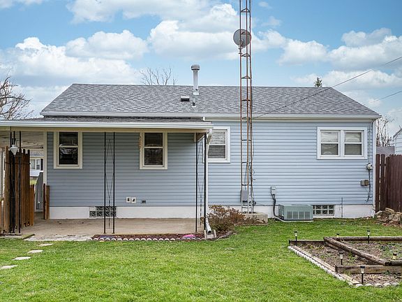 4th image of 565 Fernwood Dr