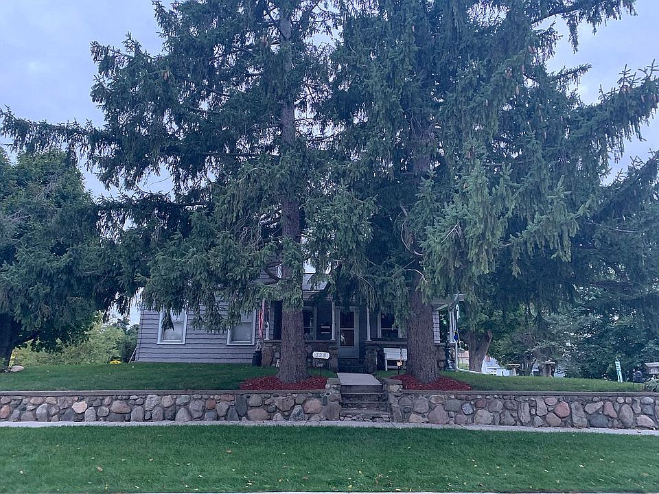 2nd image of 728 James St